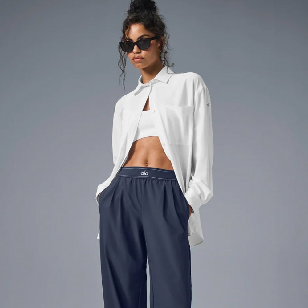 ALO Yoga Navy Wide-Leg Trousers with White Top